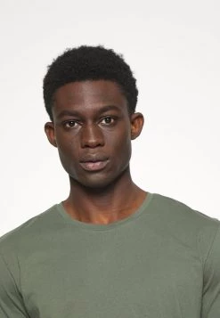 DRYKORN CARLO - Basic T-shirt - Grün -Trend Code Shop 01fafe2b3abd4795970ecb44e6d2a87e