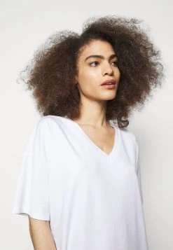 DRYKORN KABELLE - Jersey Dress - Weiss -Trend Code Shop 0242e0ea3f564c968f5f96a4ab9c236e