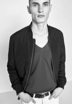 DRYKORN QUENTIN - Basic T-shirt - Blau -Trend Code Shop 04b6d9bc2b154690936ddfdbcd2452f5