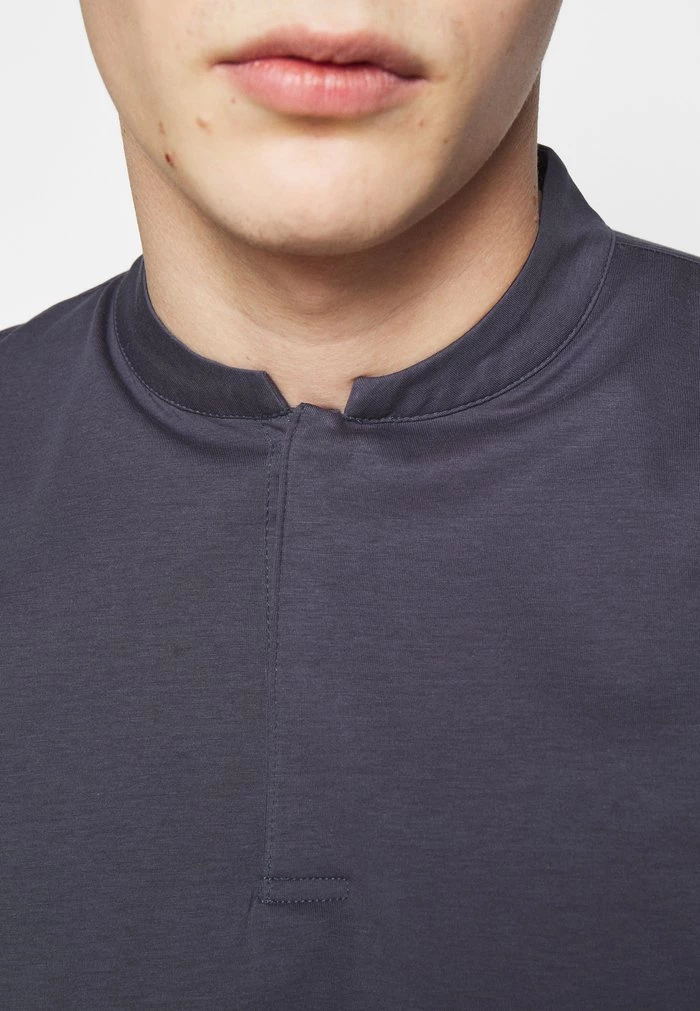 DRYKORN LOUIS - Basic T-shirt - Dark Blue 8 DRYKORN LOUIS - Basic T-shirt - Dark Blue - Image 6