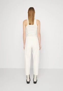 DRYKORN DISPATCH - Trousers - Off White -Trend Code Shop 090446781fc744eab3b3d7e44b33e073