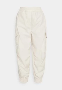 DRYKORN SAVE - Cargo Trousers - Offwhite -Trend Code Shop 09949130c81047439ce1c6eb7afec42c