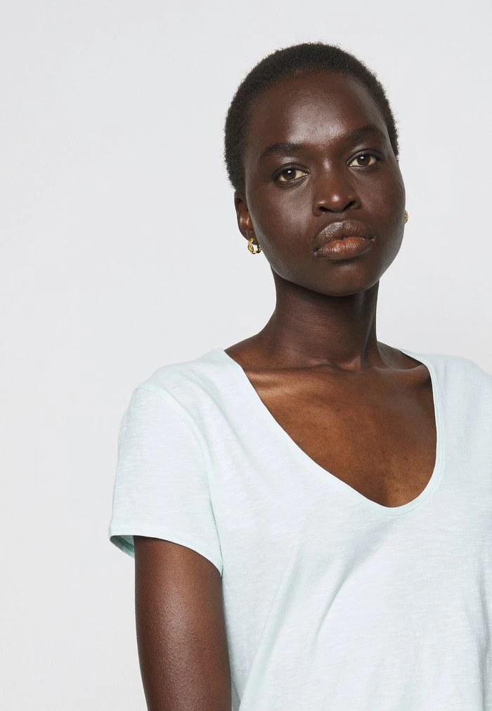 DRYKORN AVIVI - Basic T-shirt - Grün 8 DRYKORN AVIVI - Basic T-shirt - Grün - Image 6