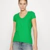 DRYKORN AVIVI - Basic T-shirt - Green -Trend Code Shop 0c835cf458ff45119d7167cfe0ff5276