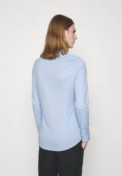 DRYKORN SOLO - Shirt - Light Blue -Trend Code Shop 17390c1eec8641f3bad32c320e85b783
