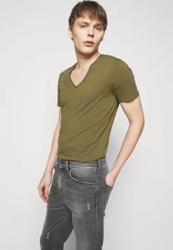 DRYKORN BIT - Jeans Tapered Fit - Grey -Trend Code Shop 205b704ccbff43b58679cfab9b8b7b0b