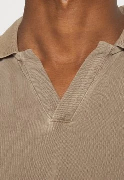 DRYKORN BENEDICKT - Polo Shirt - Brown -Trend Code Shop 231f68627ce3426385904d8037f8d26b
