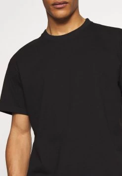 DRYKORN SAMUEL - Basic T-shirt - Schwarz -Trend Code Shop 27390eb50e7b4885a6019015451f3b30