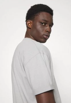 DRYKORN THILO - Basic T-shirt - Grey -Trend Code Shop 27f1d9cded3e4e9585c01c71df54f509