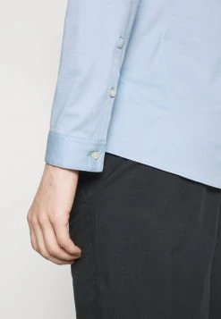 DRYKORN SOLO - Shirt - Light Blue -Trend Code Shop 28ed9afc6ac34597950c9bdd5ff49e37