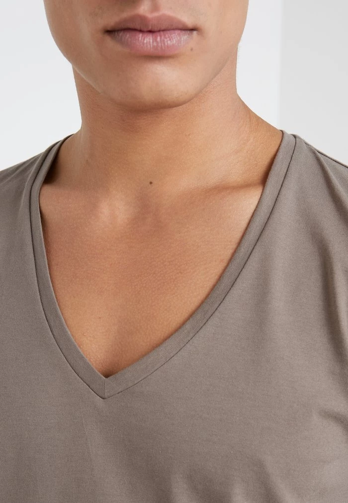 DRYKORN QUENTIN - Basic T-shirt - Oliv 7 DRYKORN QUENTIN - Basic T-shirt - Oliv - Image 5