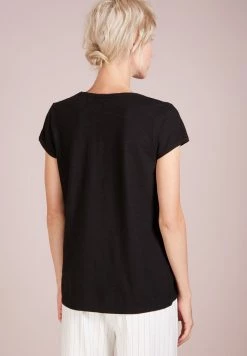 DRYKORN AVIVI - Basic T-shirt - Black -Trend Code Shop 2c816ac97d8544a1aa996cfe2826e642