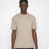 DRYKORN THILO - Basic T-shirt - Braun -Trend Code Shop 2d6ec83eea8f4014bd20fddb634bccc0