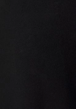 DRYKORN MARISA - Jumper Dress - Schwarz -Trend Code Shop 30b6dcdc92f94347850e3876bbf2896d