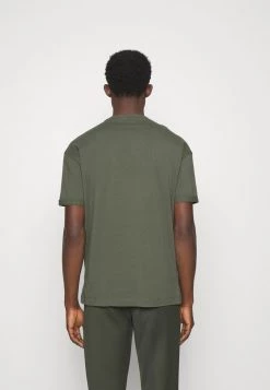 DRYKORN THILO - Basic T-shirt - Grün -Trend Code Shop 36989cdeebe444c197d6407d41391aa4