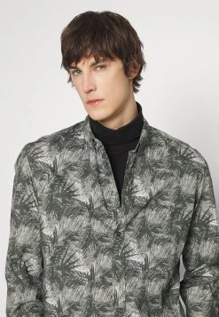 DRYKORN LOKEN - Shirt - Green -Trend Code Shop 4aae83243e6c4536b9d157fd6cf2bbdb