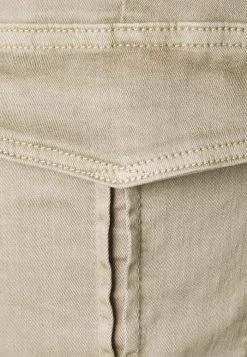 DRYKORN OUTBOUND - Cargo Trousers - Sand -Trend Code Shop 4be2449fdfe14a62bb32def2aaecec0d