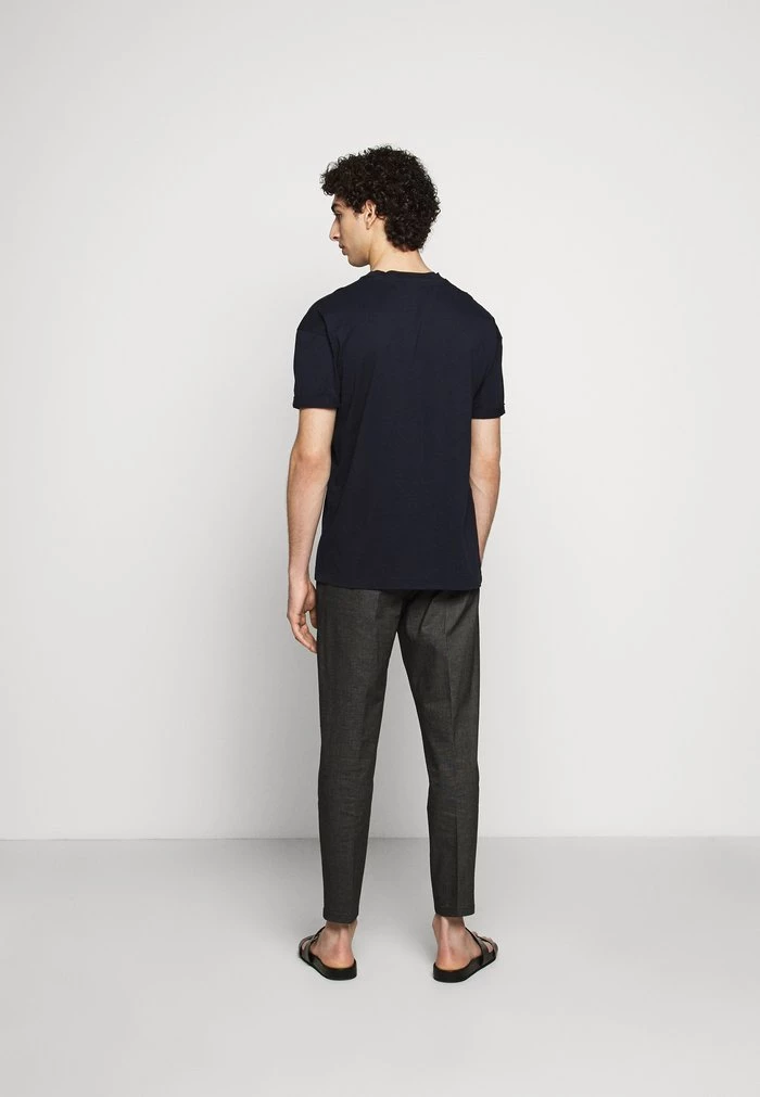 DRYKORN THILO - Basic T-shirt - Blau 5 DRYKORN THILO - Basic T-shirt - Blau - Image 3