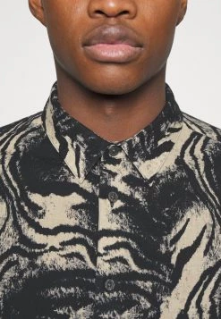 DRYKORN RUBEN - Shirt - Black -Trend Code Shop 557586f6c9eb463baceb4156dc5545ba