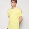 DRYKORN SAMUEL - Basic T-shirt - Yellow -Trend Code Shop 55daaed021f8493fb2ad12d63a1af3a7
