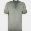 DRYKORN LOUIS - Basic T-shirt - Green 1 DRYKORN LOUIS - Basic T-shirt - Green -Trend Code Shop 5b006439aac846408bf11c50643e86e5