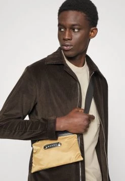 DRYKORN BRUCE - Basic T-shirt - Beige -Trend Code Shop 5e3014f5c18d48f087fbc74f7682605f