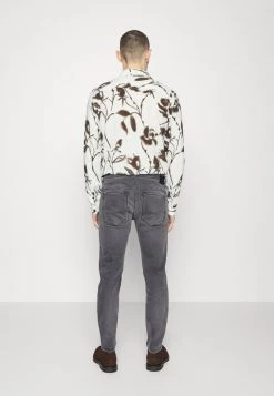 DRYKORN JAZ - Slim Fit Jeans - Grau -Trend Code Shop 61c8f7690aa54d5b8bc77eeb92ad1443