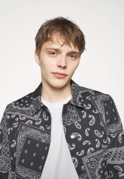 DRYKORN SAMUEL - Basic T-shirt - White -Trend Code Shop 6ddaff9bb31141b098818923300ec1a9