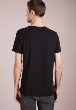 DRYKORN KENDRICK - Basic T-shirt - Black 9 DRYKORN KENDRICK - Basic T-shirt - Black -Trend Code Shop 728cbc6e285b4b33a38666fa1101d72d