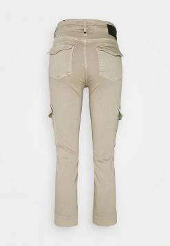 DRYKORN OUTBOUND - Cargo Trousers - Sand -Trend Code Shop 74514e9a55794ee1aa23eb6cb52f4020