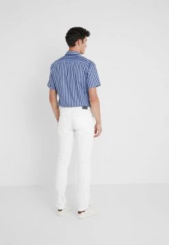 DRYKORN JAZ - Slim Fit Jeans - White -Trend Code Shop 810d4c705d0641988c9a454593c81b87