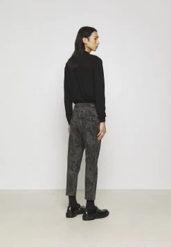 DRYKORN TROP - Tracksuit Bottoms - Grün -Trend Code Shop 818784ca62df429bb95a17ccfae72727