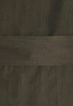 DRYKORN AFFRA - Day Dress - Grün -Trend Code Shop 856a01c807d64629aca5359b813f7e99