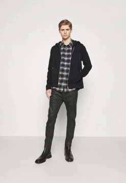 DRYKORN PAYN - Zip-up Sweatshirt - Schwarz -Trend Code Shop 8854e30c4a204c4f88da20ab69238b33