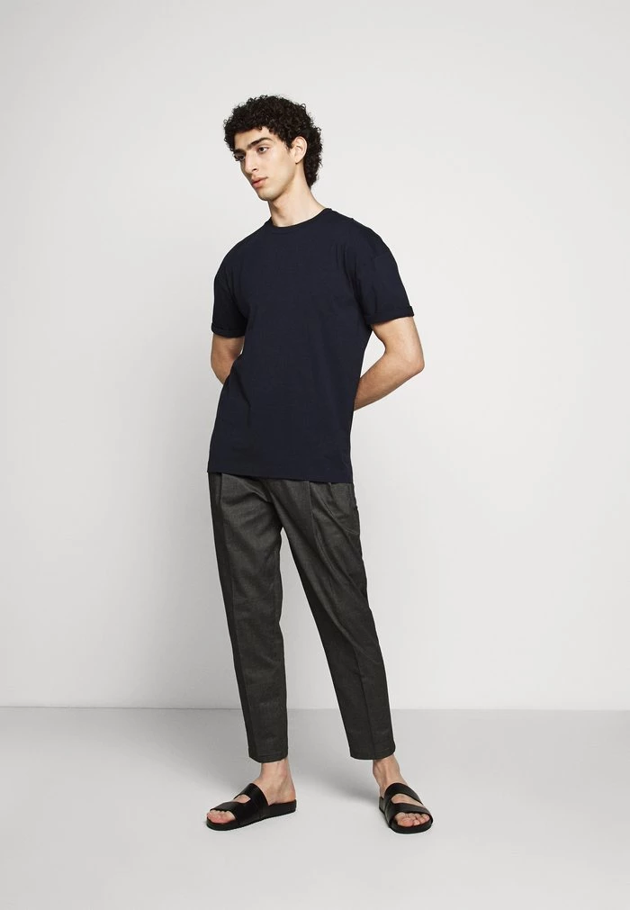 DRYKORN THILO - Basic T-shirt - Blau 4 DRYKORN THILO - Basic T-shirt - Blau - Image 2