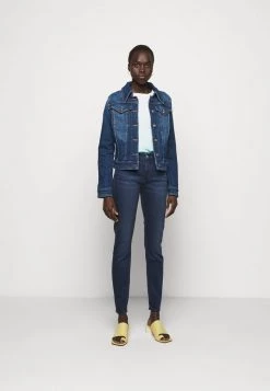 DRYKORN LUNIE - Print T-shirt - Grün -Trend Code Shop 8baafcf5b4a54fd49c7a3d8c88994141