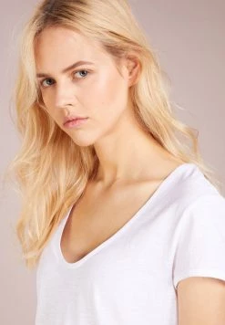 DRYKORN AVIVI - Basic T-shirt - White -Trend Code Shop 9a6731bf29ea47769960613b2c85c7ca