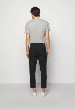 DRYKORN CHASY - Chinos - Black 10 DRYKORN CHASY - Chinos - Black -Trend Code Shop 9d4ed26f56ab4f22a8e25d51ebcf4685