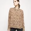 DRYKORN CLOELIA - Button-down Blouse - Braun -Trend Code Shop 9e7e906d260e4e2d82c29b44a62121d3