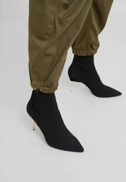 DRYKORN GLIDE - Trousers - Olive -Trend Code Shop 9fb8062ddc184dbe80bfc53d129a4858