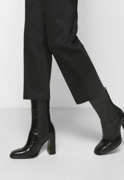 DRYKORN ACCESS - Trousers - Black -Trend Code Shop a6a48aca92f140bf86eb98300917085d