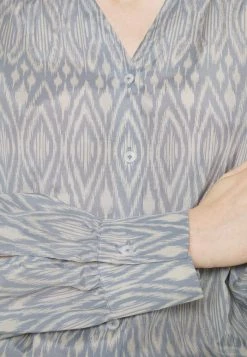 DRYKORN GAELLA - Blouse - Blue -Trend Code Shop ad30a3b2e59246d9bc069bbd44570685