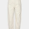 DRYKORN DECIDE - Relaxed Fit Jeans - Offwhite