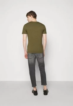 DRYKORN QUENTIN - Basic T-shirt - Olive -Trend Code Shop b0eeeb3f745e49f3b6b242d16ebbe648