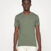 DRYKORN CARLO - Basic T-shirt - Grün -Trend Code Shop b6f838001ba14063a59854f5a8a81466