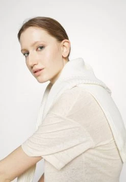 DRYKORN SVENNIE - Basic T-shirt - Offwhite -Trend Code Shop b6fb298ef44647ffbd9e530ed477346a