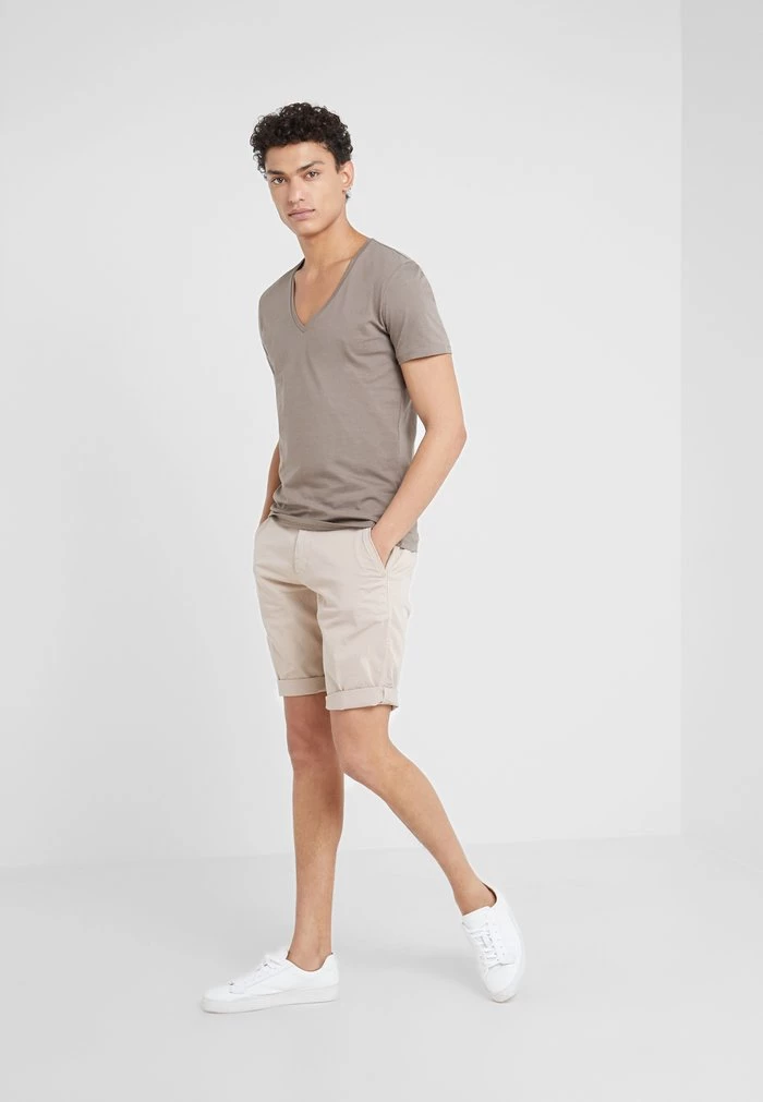 DRYKORN QUENTIN - Basic T-shirt - Oliv 4 DRYKORN QUENTIN - Basic T-shirt - Oliv - Image 2