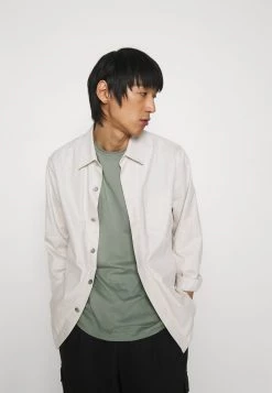 DRYKORN THILO - Basic T-shirt - Grün -Trend Code Shop c40528c94992453a98c95cf059a3d63d