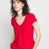 DRYKORN AVIVI - Basic T-shirt - Red -Trend Code Shop c89fe809d365463f878a48586123f037