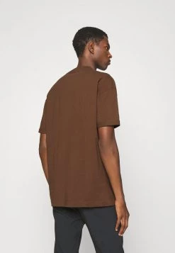 DRYKORN THILO - Basic T-shirt - Braun -Trend Code Shop ca8ebb28b1b4437c8543d24516bfee3a